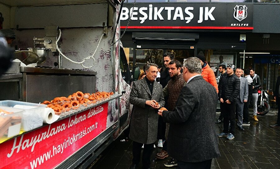 Beşiktaş, şehitler için lokma dağıttı