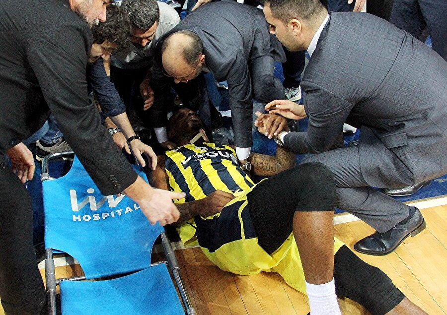Bu sakatlık yürekleri ağızlara getirdi!