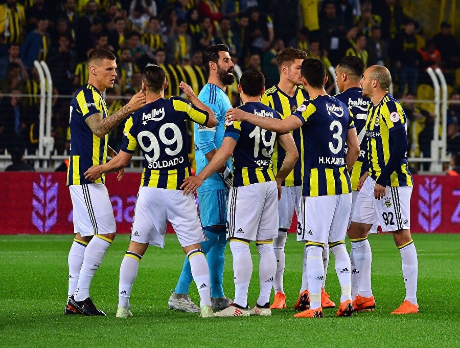 Fenerbahçe cephesinden ilk açıklama Josef de Souza'dan geldi.