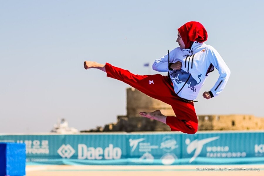 Kübra Dağlı'dan büyük başarı!