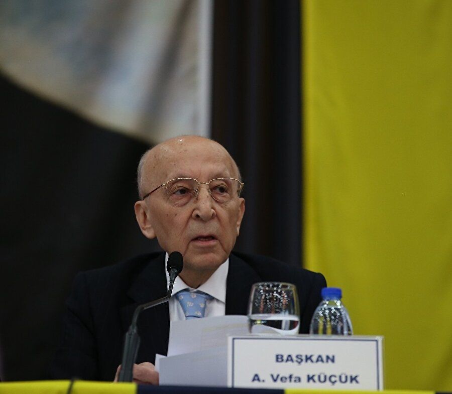 Vefa Küçük yeniden başkan!