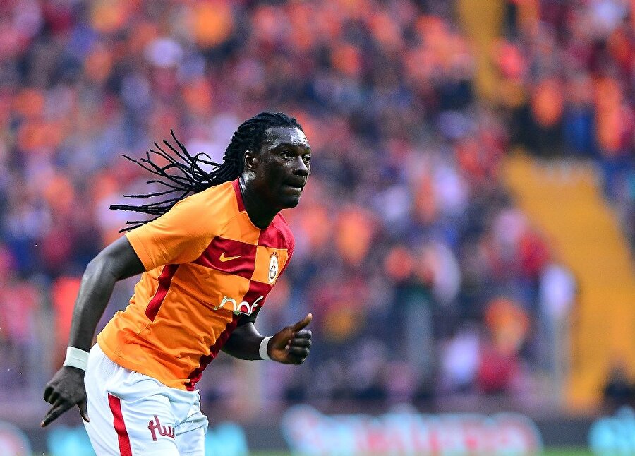 Devre arasında gelen yıllık 7 milyon avroluk teklifi reddeden Gomis'e, bu sefer de Guangzhou Evergrande talip oldu.