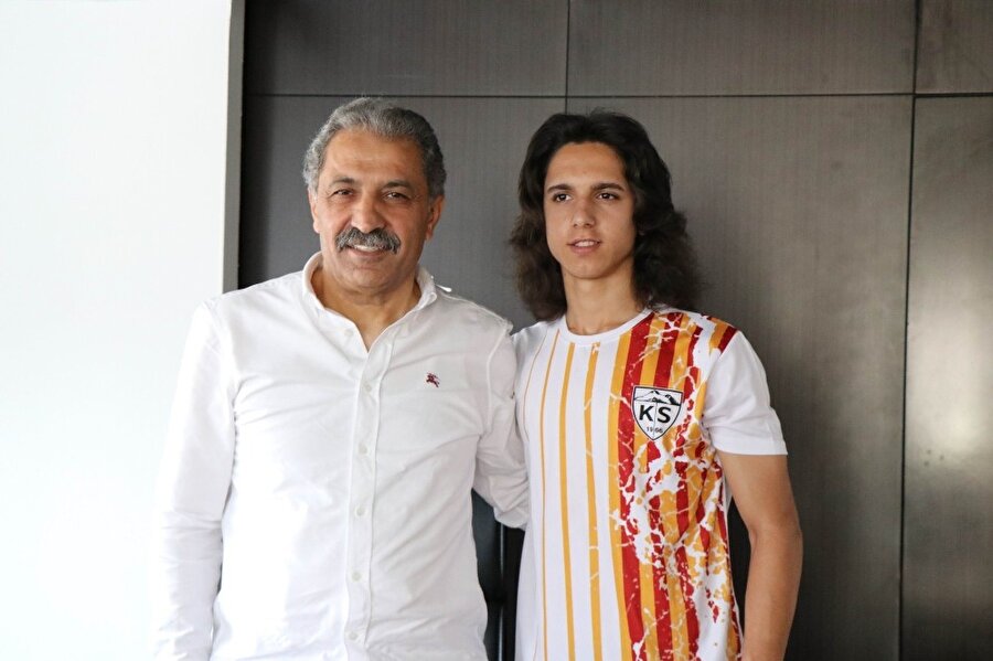 Kayserisporlu Emre Demir PSG kampına davet edildi.