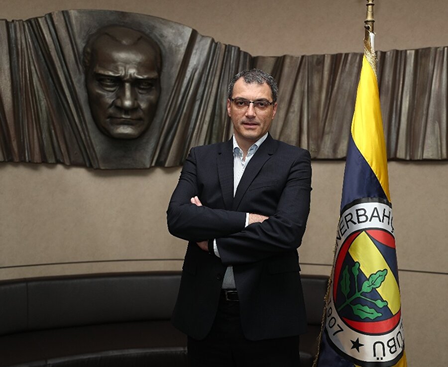 Damien Comolli, kulüp televizyonuna açıklamalarda bulundu.