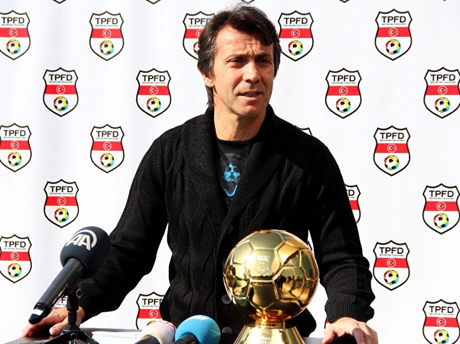Antalyaspor, deneyimli çalıştırıcı Bülent Korkmaz ile prensip anlaşmasına vardı.