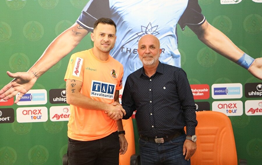 Bobo​, resmen Alanyaspor'da 