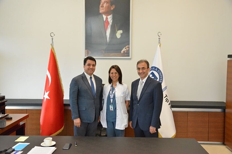 Dr. Emel Uyar, Marmara Üniversitesi Tıp Fakültesi Dekanlığı tarafından tebrik edildi.