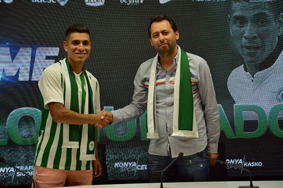 Atiker Konyaspor, Paolo Hurtado'yu transfer etti.