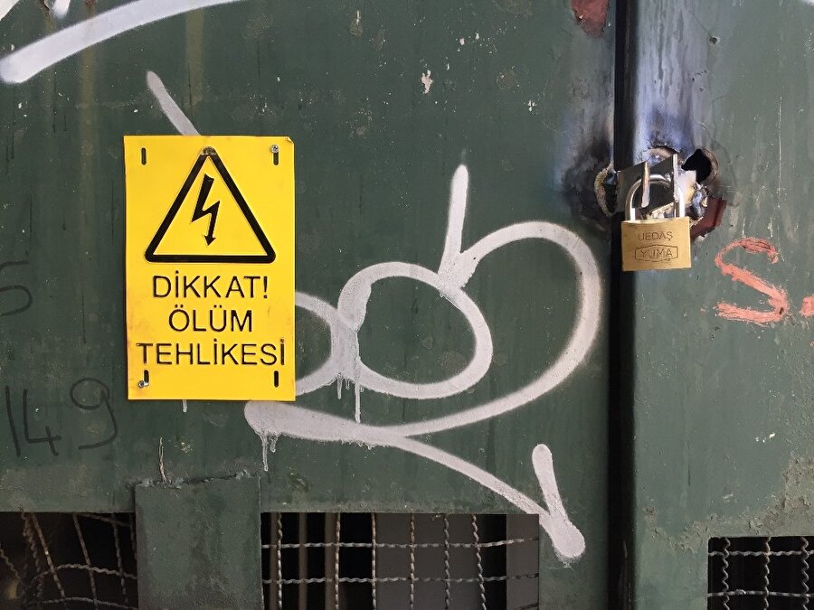 Trafo bomba gibi patladı