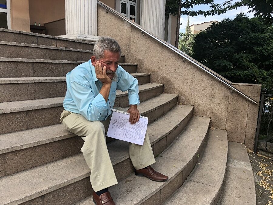 İsmail Korkmaz'ın geçtiğimiz haziran ayında boş senede imza atması üzerine 6 bin liralık borcu 24 bin lira oldu. Haksız yere fark alındığını iddia eden Korkmaz, mahkemeye başvurdu.