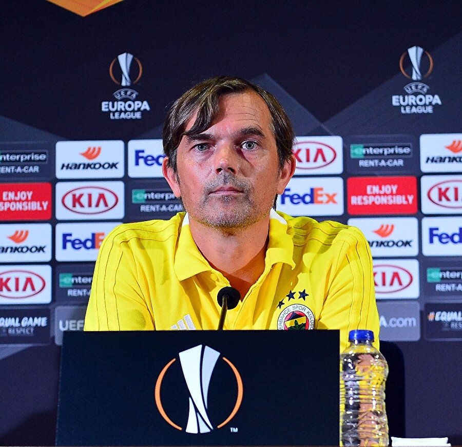 Phillip Cocu, Spartak Trnava maçı öncesinde basın mensuplarının sorularını yanıtladı.