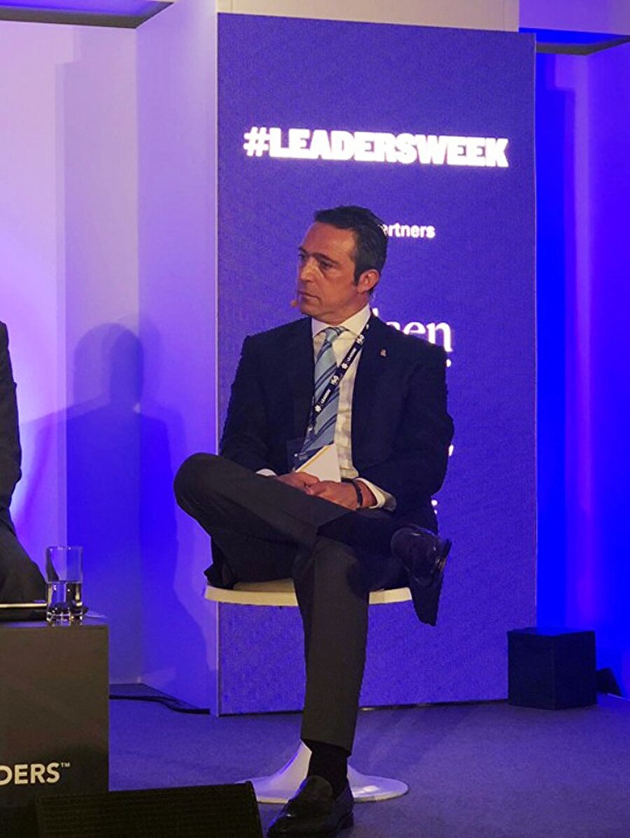 Ali Koç, konuşmalarını gerçekleştirirken.