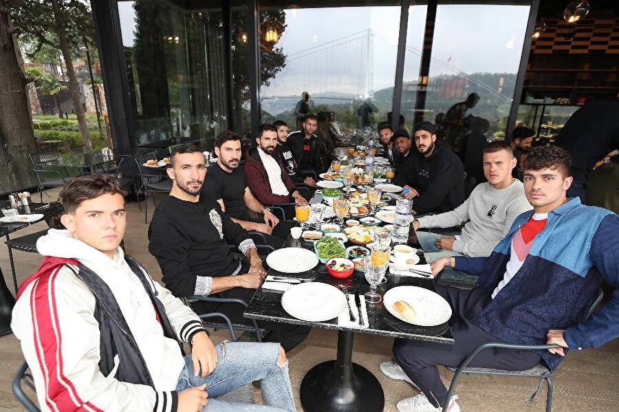 Kahvaltı organizasyonu çok samimi bir atmosferde gerçekleşti.