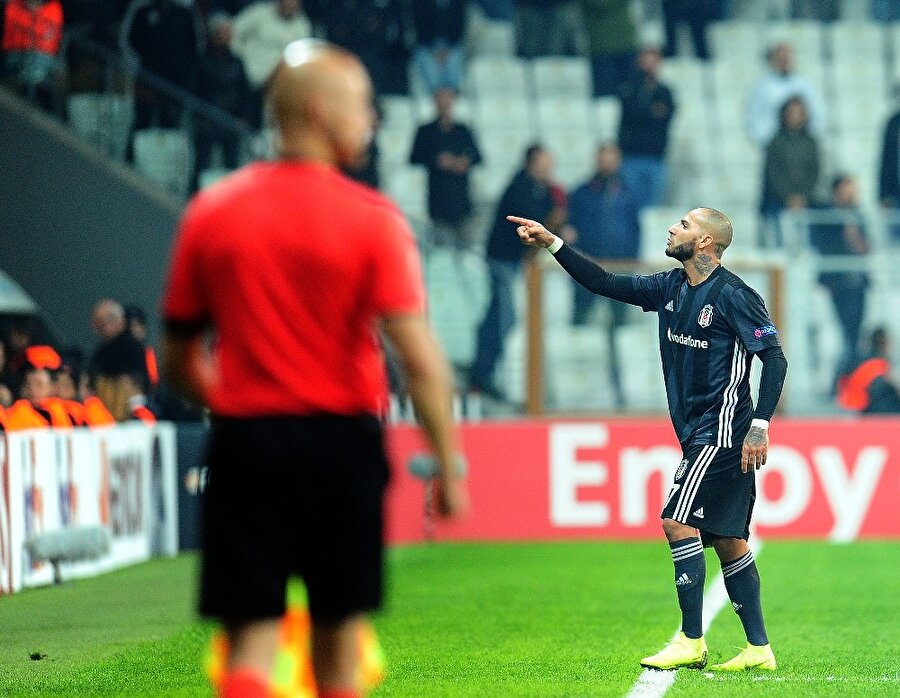 Ricardo Quaresma, Genk karşısındaki performansından dolayı kendisini ıslıklayan taraftarlara sert çıktı.