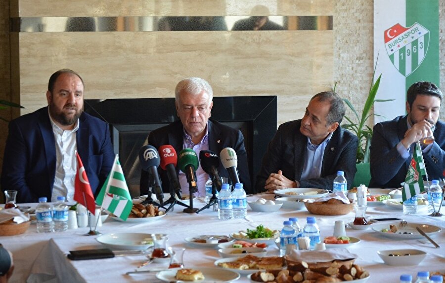 Ali Ay, yönetim kurulu ve basın mensupları ile kahvaltıda bir araya geldi.