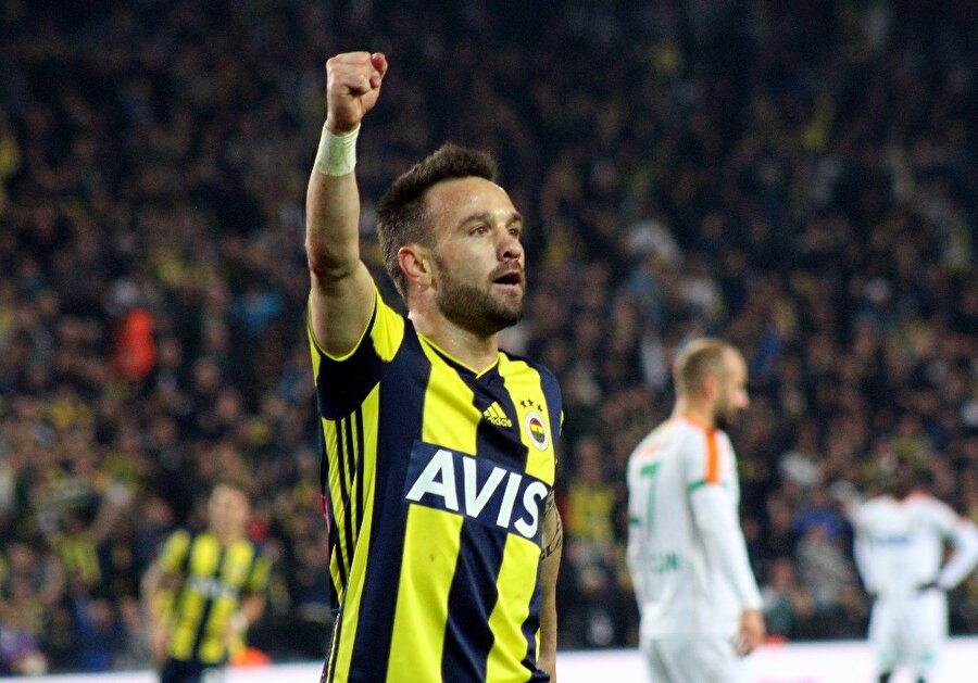 Fenerbahce Valbuena Ile Baska