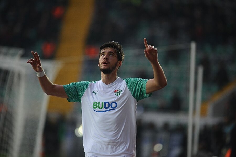 Umut Nayir, gol sonrası büyük sevinç yaşadı.