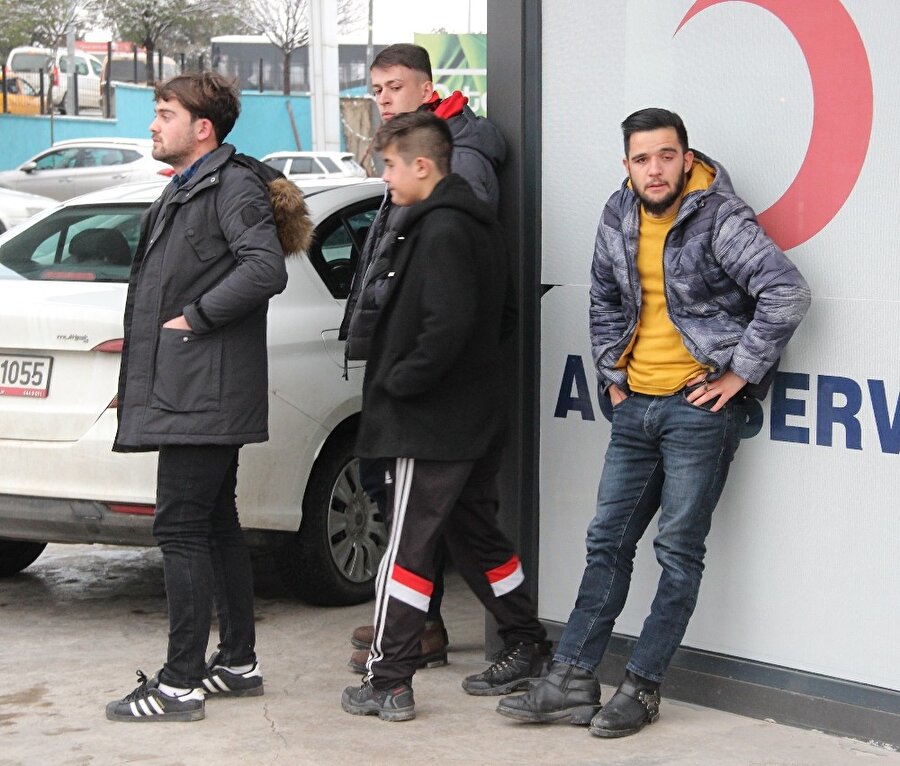 Eren Dolak'ın tribünden arkadaşları hastanede büyük üzüntü yaşadı.