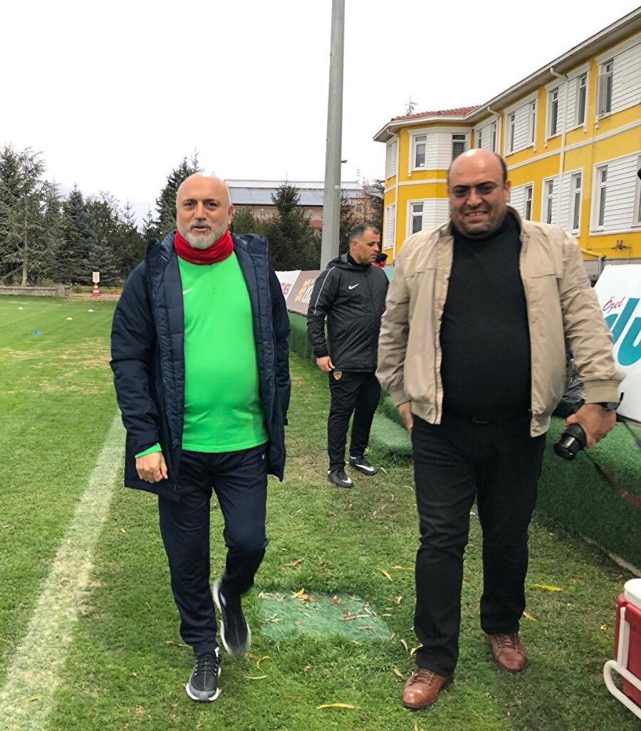 Hikmet Karaman, tesislerde yürürken...