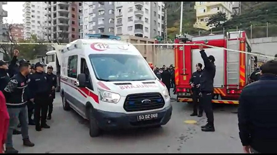 Rize’de ters yöne giren kamyon anne ve kızının ölümüne neden oldu.