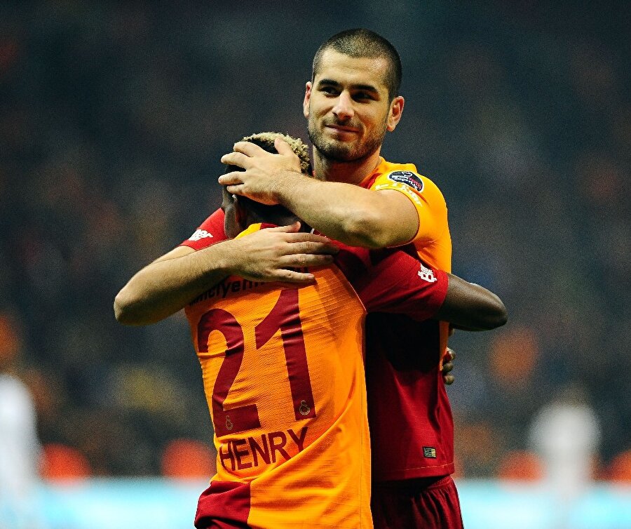 Eren Derdiyok bu sezon tüm kulvarlarda çıktığı 18 maçta 10 gol kaydetti.