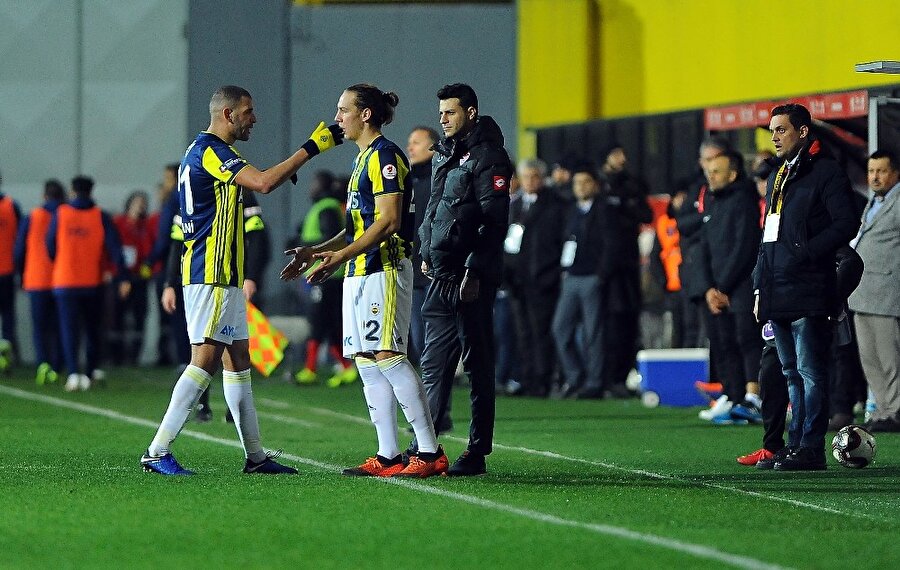 Slimani yerini Frey'e bırakıyor.