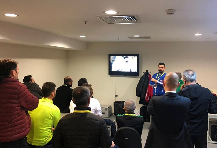 Yöneticiler, maçı soyunma odasında izledikleri için Fenerbahçe'ye tepki gösterdiler.
