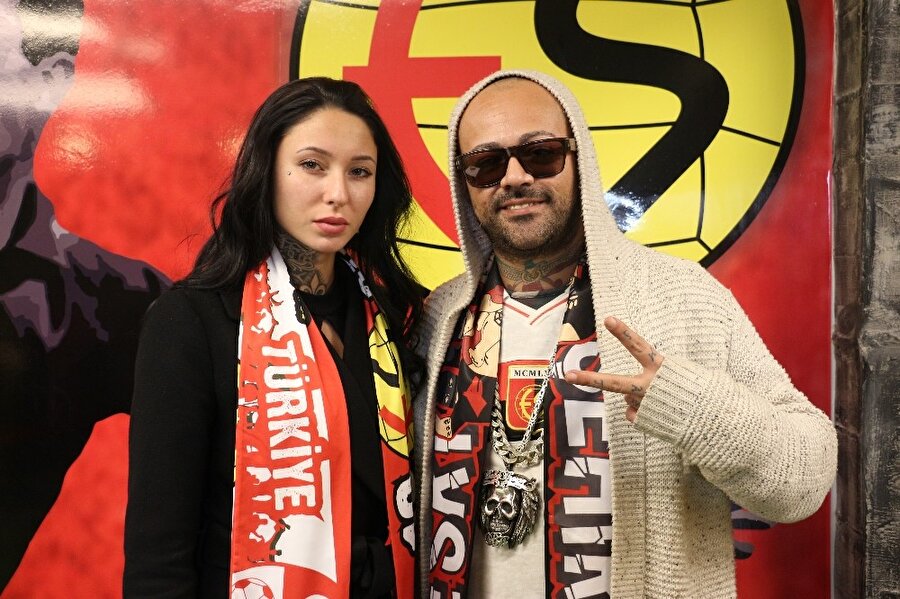 Baby Brown, Eskişehirspor'a destek verdi.