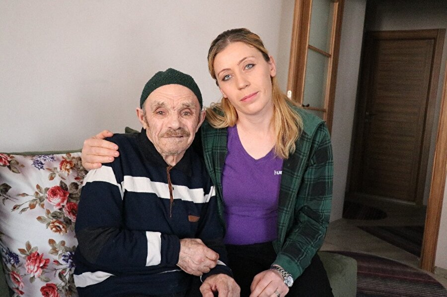 Hacer Saltan, engelli adama 7 yıldır çocuğu gibi bakıyor.