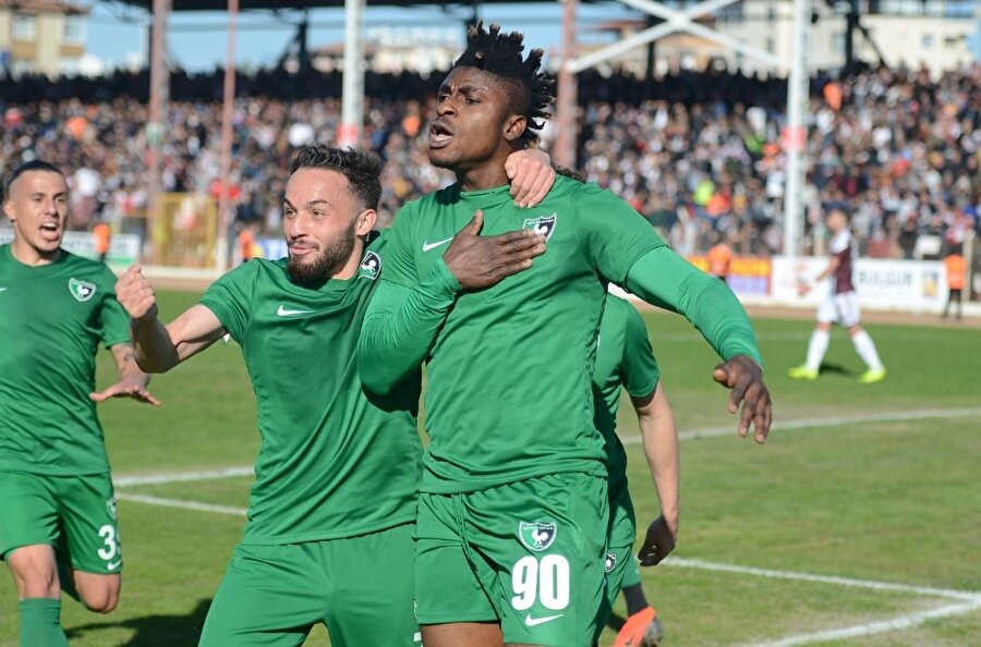Kehinde attığı golden sonra böyle sevinmişti.