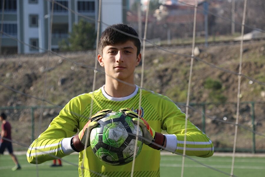 Oğuzhan Çelik, Beşiktaş'ın genç takımında mücadele edecek.
