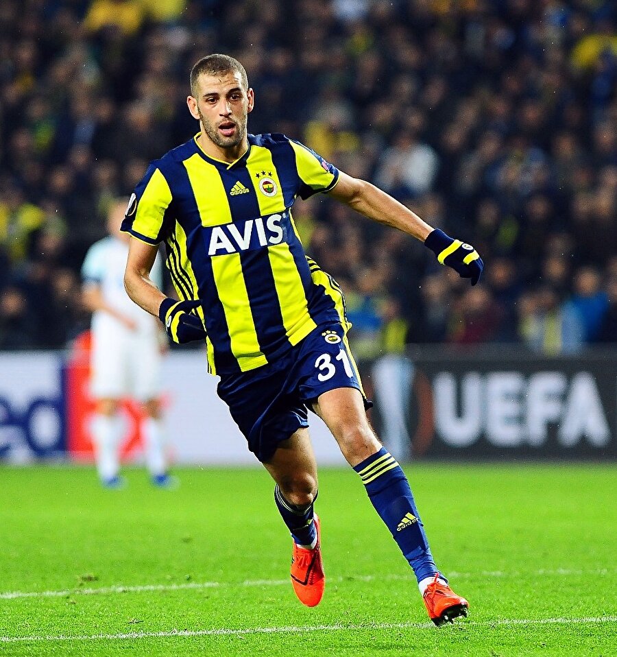 Slimani gol yollarında etkisiz olmasıyla dikkat çekiyor.