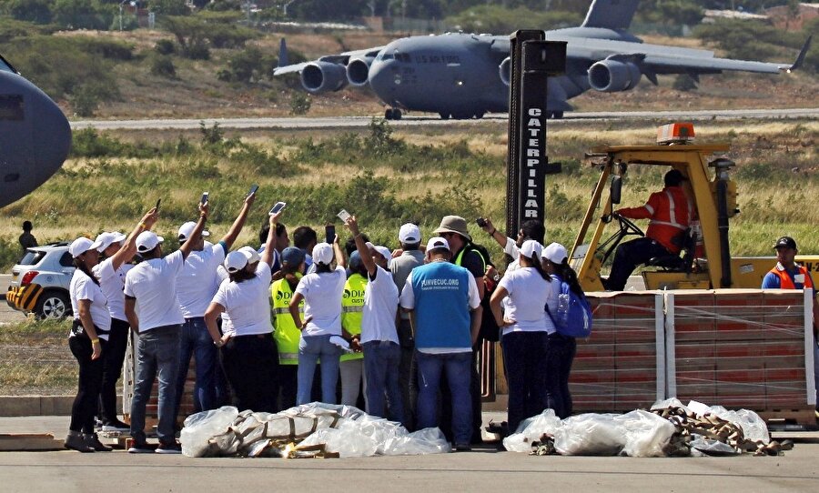 ABD’nin Venezuela için gönderdiği yardımlar Kolombiya’ya ulaştı.