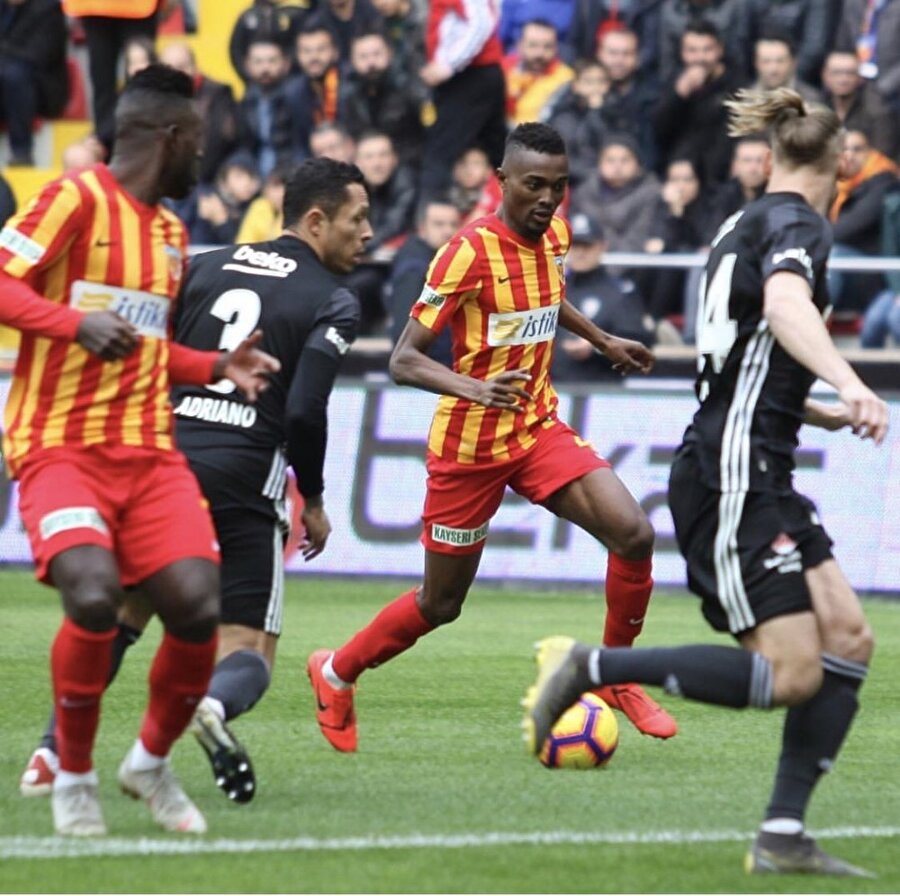 Bernard Mensah, Beşiktaş maçında sakatlanmıştı.