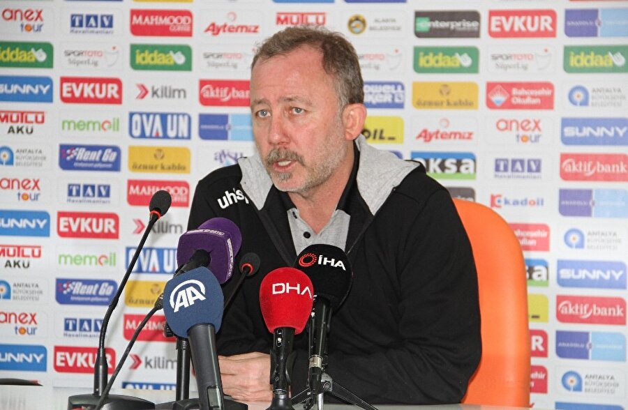 Alanyaspor Teknik Direktörü Sergen Yalçın maçla ilgili değerlendirmelerde bulundu.
