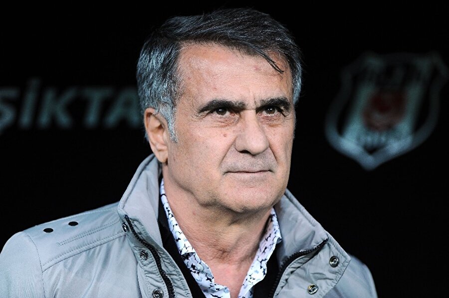 Şenol Güneş Konyaspor maçında tribünlerin yoğun tepkisine maruz kaldı.