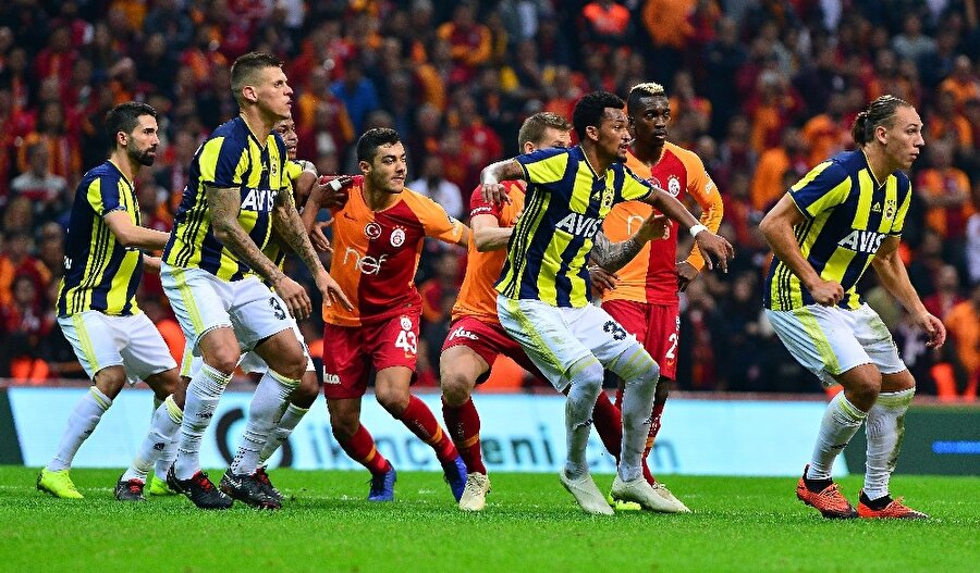 Dev derbide en fazla forma giyen isim Muslera oldu.