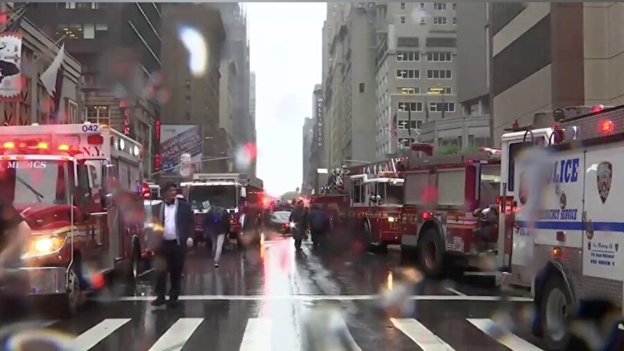 New York’ta helikopter kazası