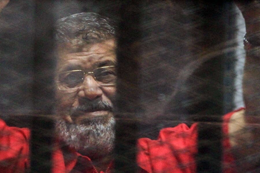 Eski Mısır Cumhurbaşkanı Mursi, casuslukla yargılanıyordu.