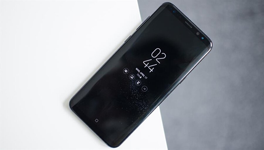 Son birkaç gündür Reddit ve Samsung'un kendi destek sayfasına açılan başlıklar kullanıcıların Galaxy S8'deki "kendi kendine kapanma" sorunundan şikayetçi olduğunu gösteriyor. 