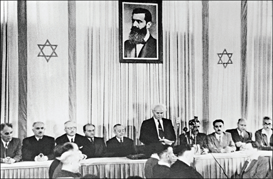 Gerçekleşen kehanet Yahudiler, Filistinli Arapların ellerindeki toprakları almak için 1. Dünya Savaşı sırasında kurulan askerî birliklerden faydalandılar. David Ben Gurion İsrail’in kuruluş konuşmasını yaparken arkasına bilinçli olarak Siyonizmin babası Dr. Theodor Herzl’in fotoğrafı asılmıştı.