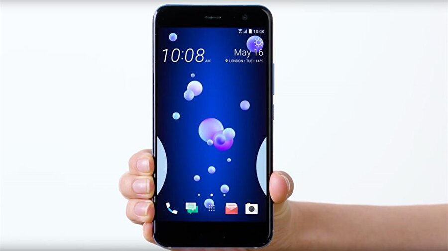 HTC U11'deki 5.5 inç'lik ekranda 2560 x 1440 piksel çözünürlükte görüntüler oluşturulabiliyor. Üstelik bu ekran Gorilla Glass 5 cam ile korunuyor.