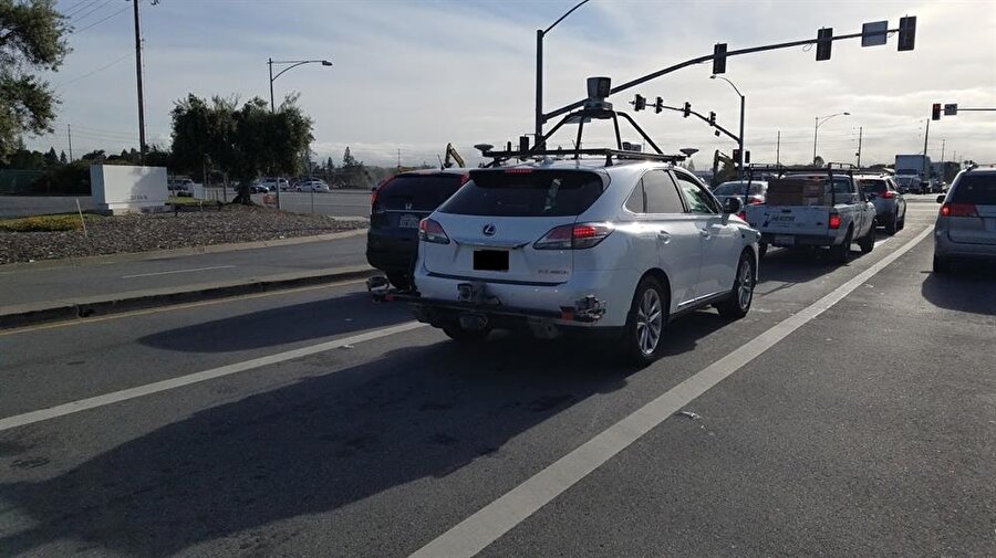 Apple'ın merakla beklenen sürücüsüz otomobili geçtiğimiz dönemlerde bir kez daha Silikon Vadisi çevresinde görüntülenmişti.
