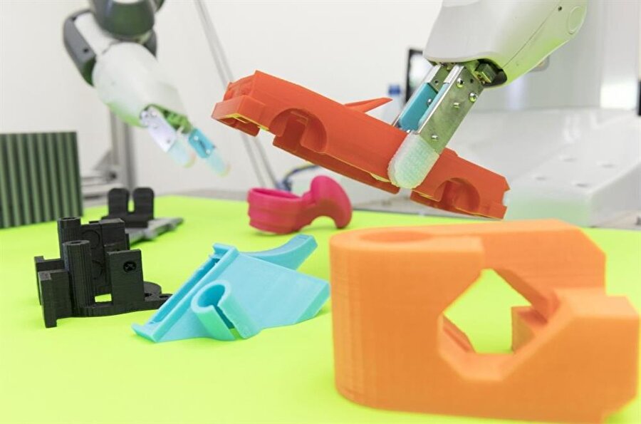 DexNet 2.0’ın testlerden yüzde 100’e yakın bir başarıyla geçtiği vurgulandı. 