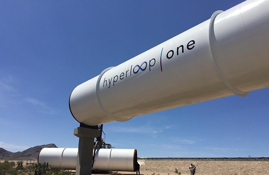 Hyperloop One projesiyle ilgili çalışmalar tüm hızıyla devam ediyor. Hatta son olarak, önümüzdeki yıl test sürüşlerinin gerçekleştirileceği de ortaya çıkmış durumda. 