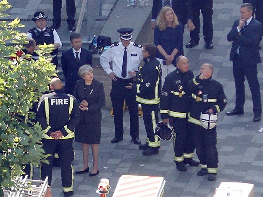 Başbakan Theresa May önceki gün yaptığı açıklamada, yangının ardından devletin mağdurlara yardım konusunda başarısız olduğunu itiraf ederek, bundan dolayı kamuoyundan özür dilemişti.