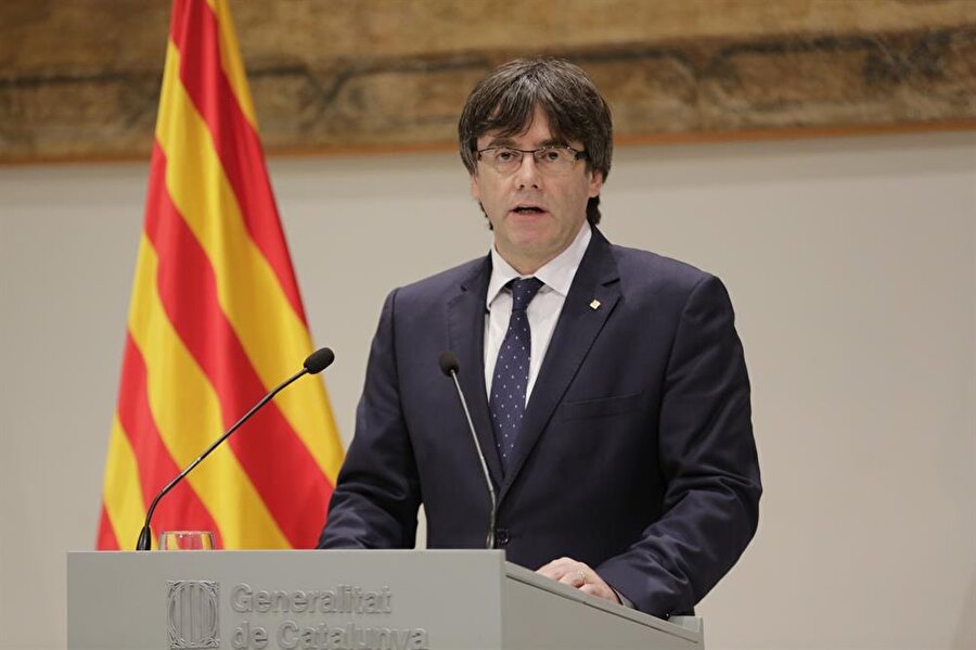 Katalonya Yönetimi Başkanı Carles Puigdemont