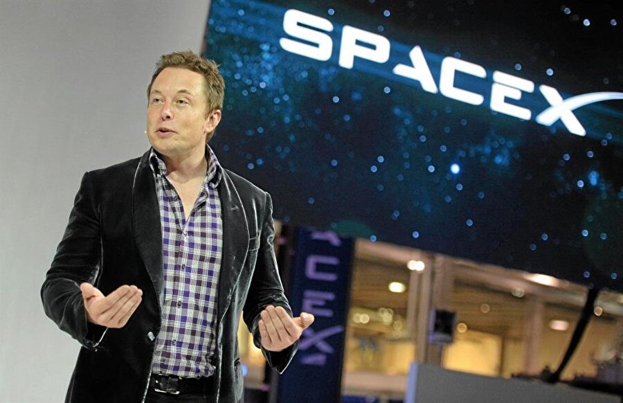 Elon Musk, CEO'luğunu yaptığı uzay şirketiyle oldukça çılgın projelere imza atmak istiyor. 