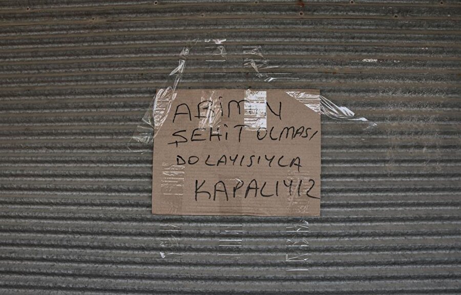 Arif Gedik'in dükkanının kepengine düştüğü not