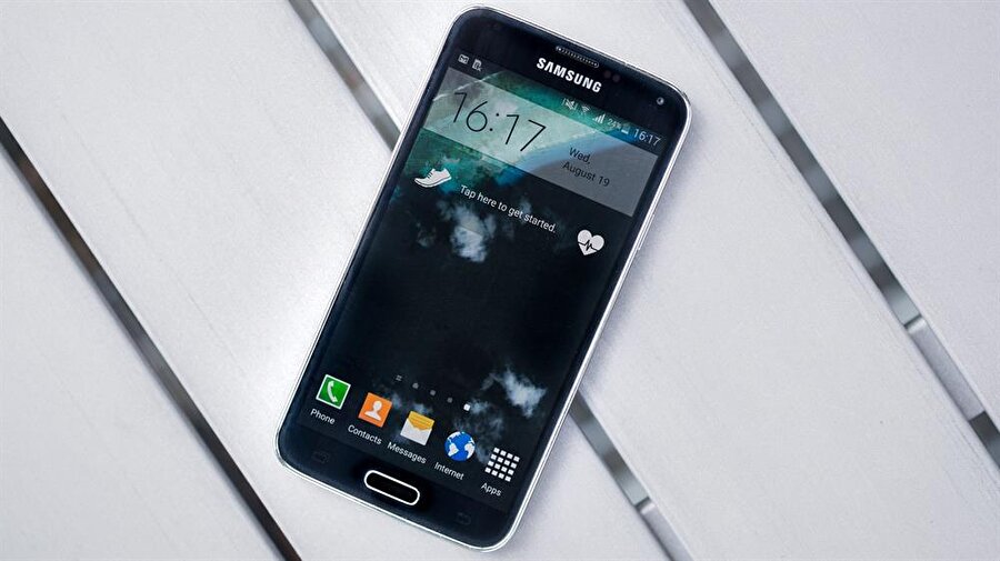 Samsung'un 2014 yılında duyurduğu ve satışa çıkardığı Galaxy S5, şu ana kadar Galaxy S serisindeki en başarılı modellerden biri oldu. 